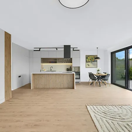 Family Living * Hviezdoslavov