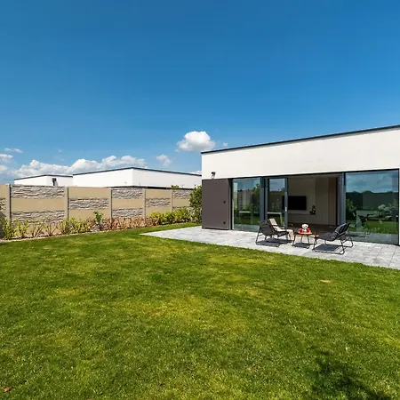 Family Living ヴィラ Hviezdoslavov